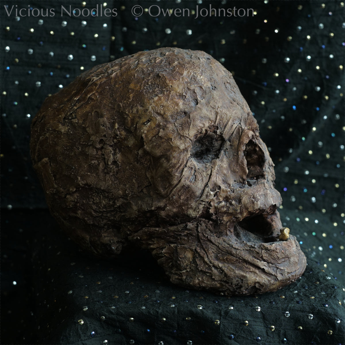 Replica mummified head