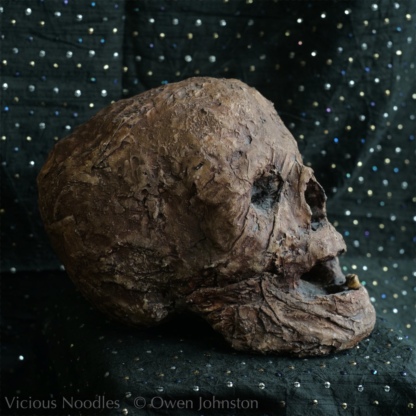 Replica mummified head